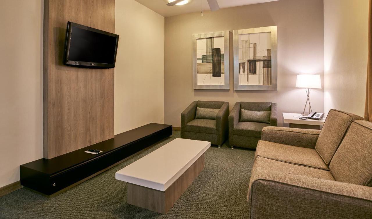 Holiday Inn & Suites Chihuahua Expo By Ihg Exteriör bild