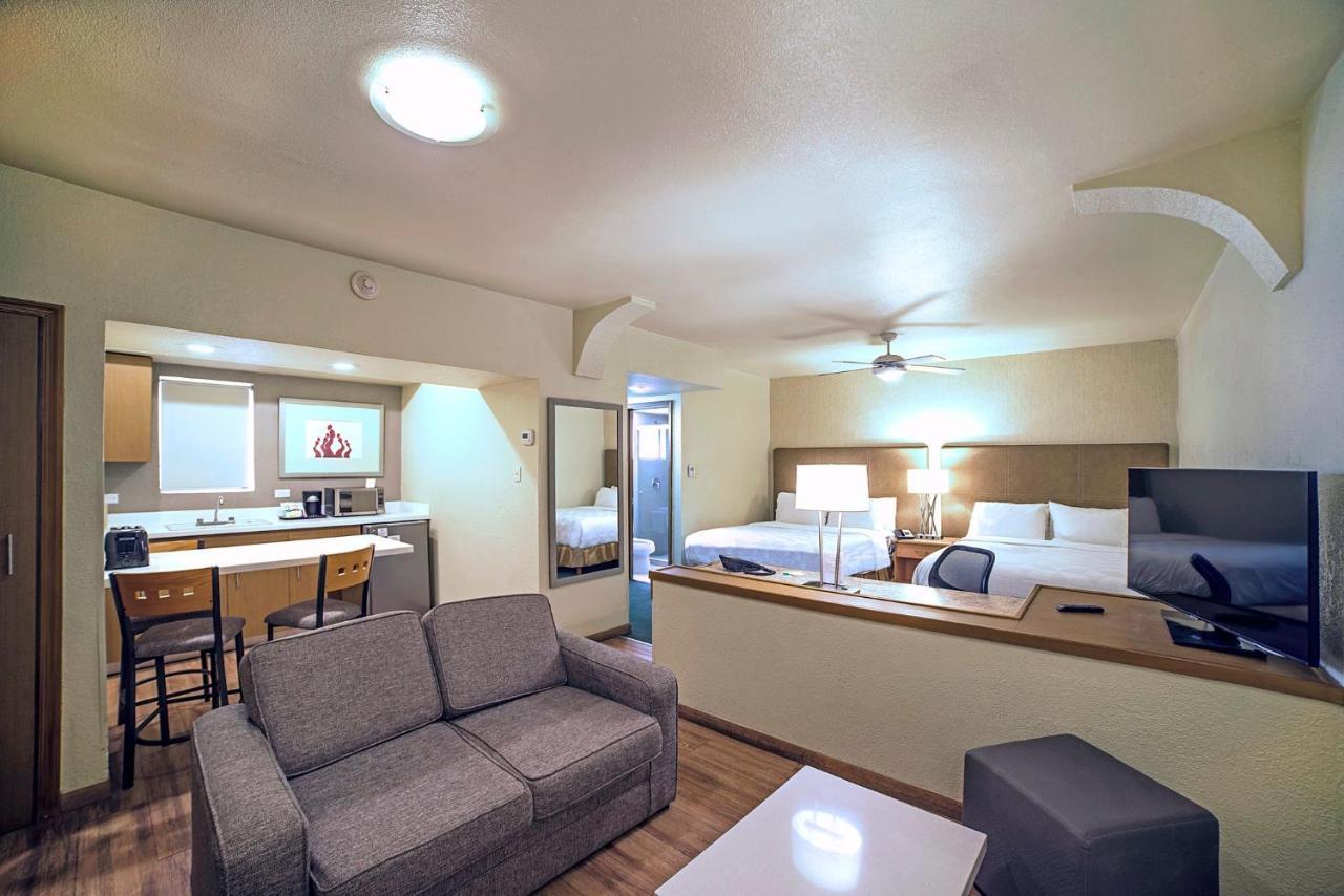 Holiday Inn & Suites Chihuahua Expo By Ihg Exteriör bild