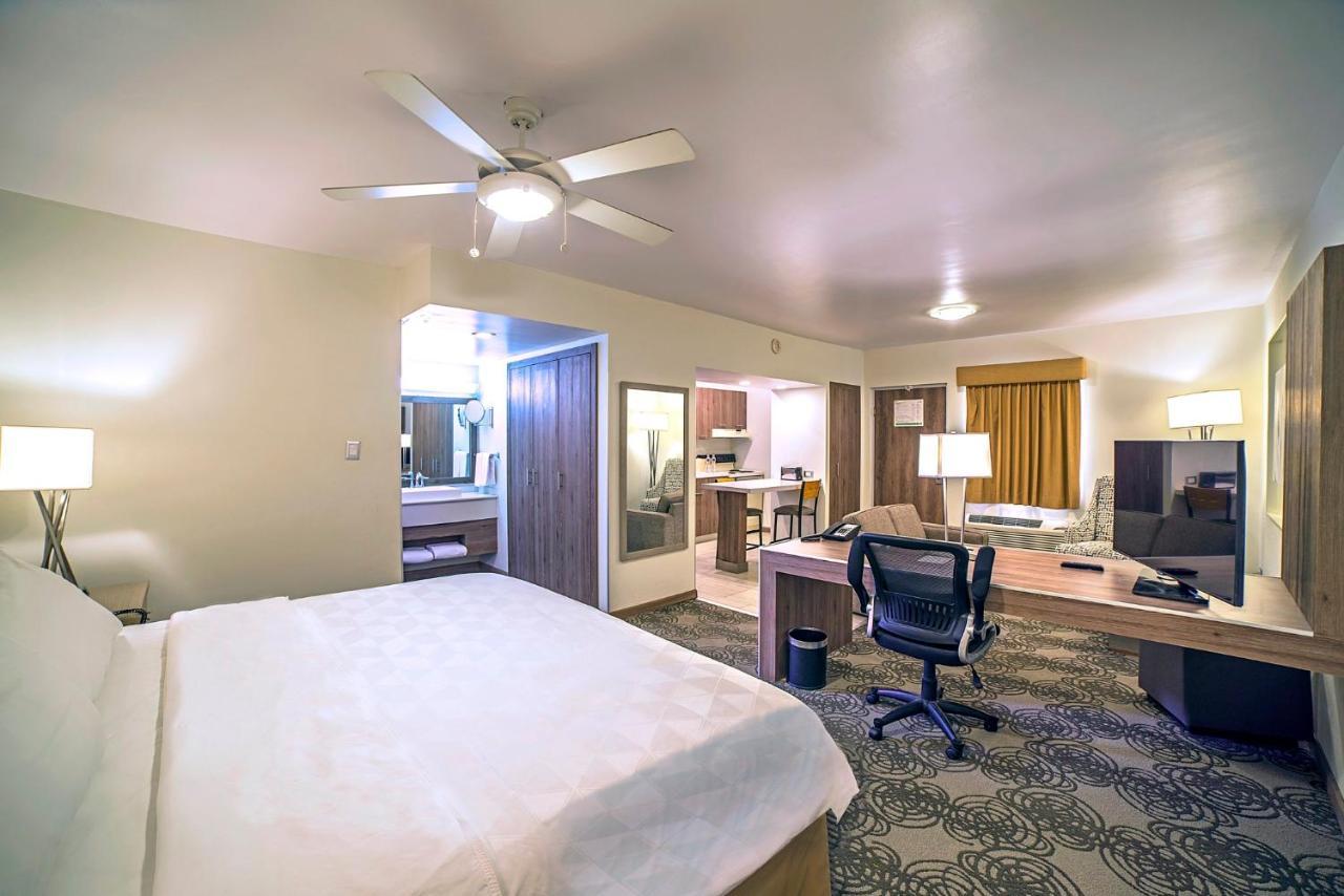 Holiday Inn Hotel & Suites Chihuahua By Ihg Exteriör bild