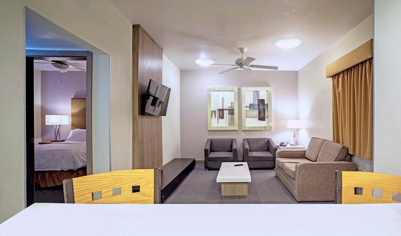Holiday Inn Hotel & Suites Chihuahua By Ihg Exteriör bild