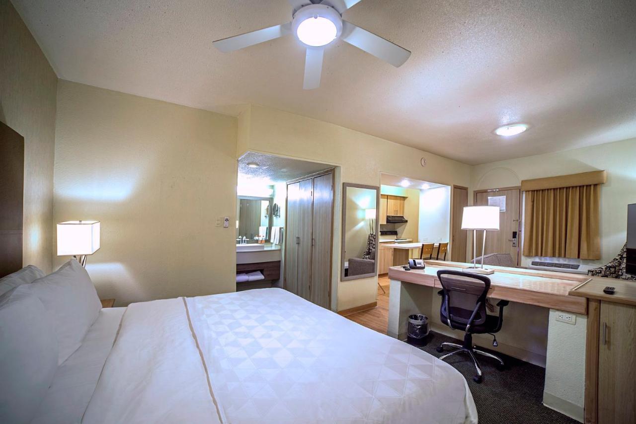 Holiday Inn & Suites Chihuahua Expo By Ihg Exteriör bild