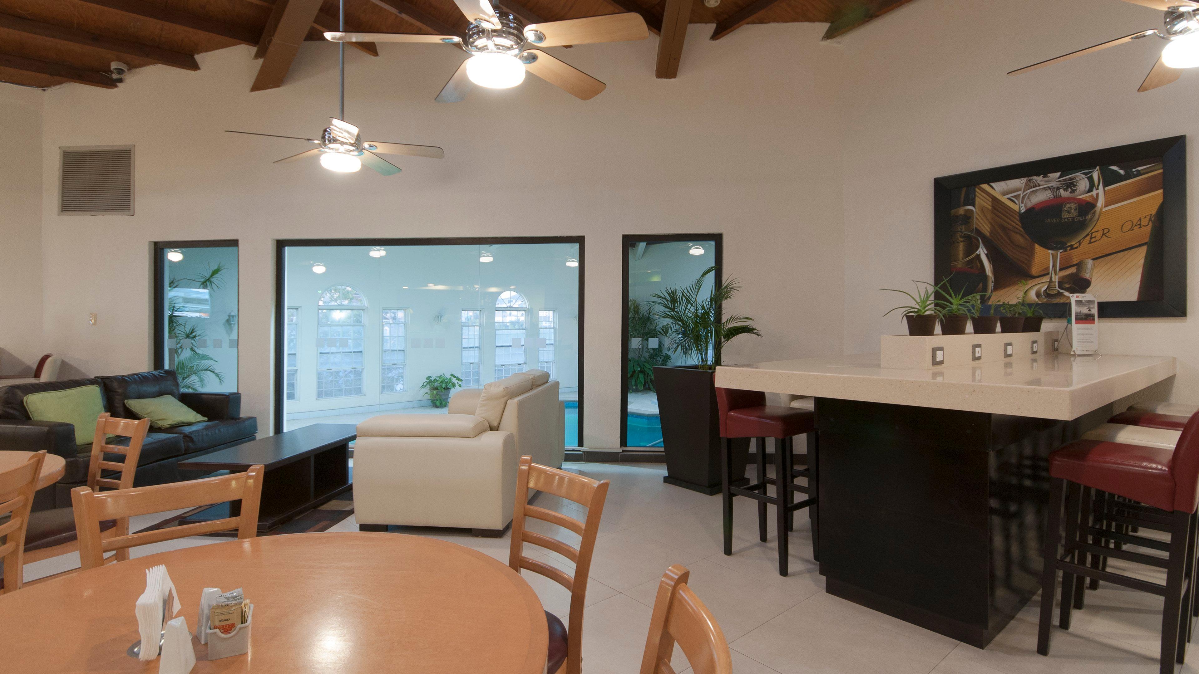 Holiday Inn Hotel & Suites Chihuahua By Ihg Exteriör bild