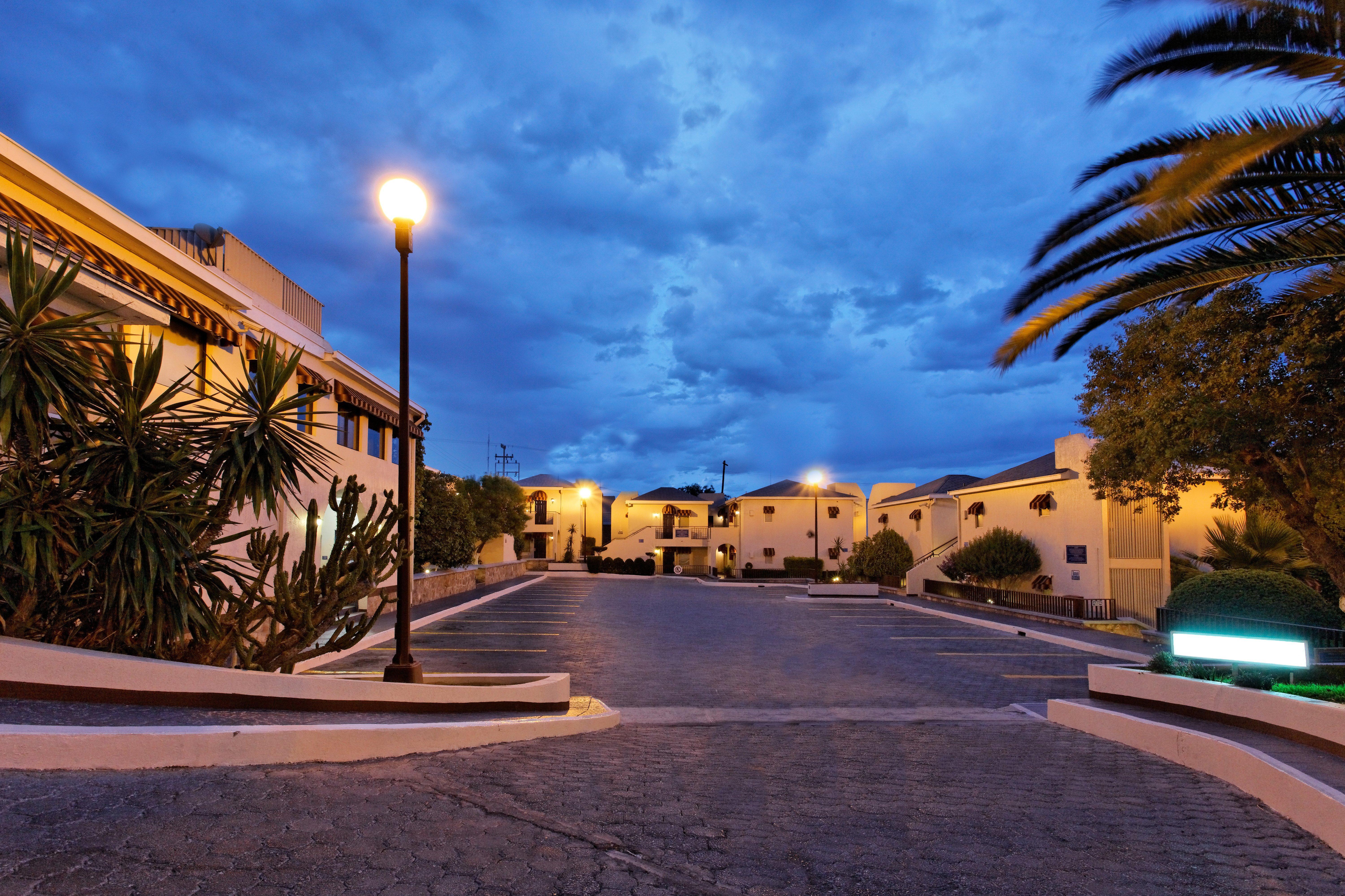 Holiday Inn Hotel & Suites Chihuahua By Ihg Exteriör bild