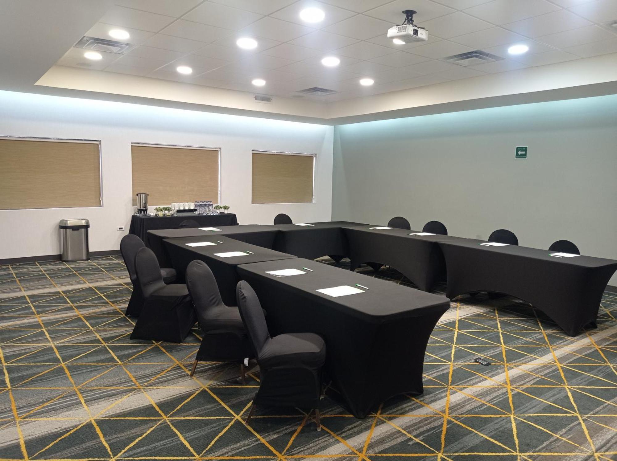 Holiday Inn Hotel & Suites Chihuahua By Ihg Exteriör bild